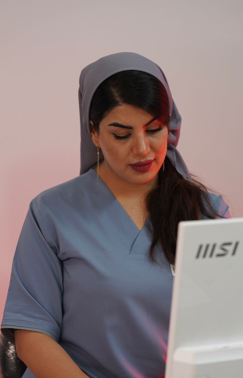 ندا خرمی کارشناسی مامایی شیراز