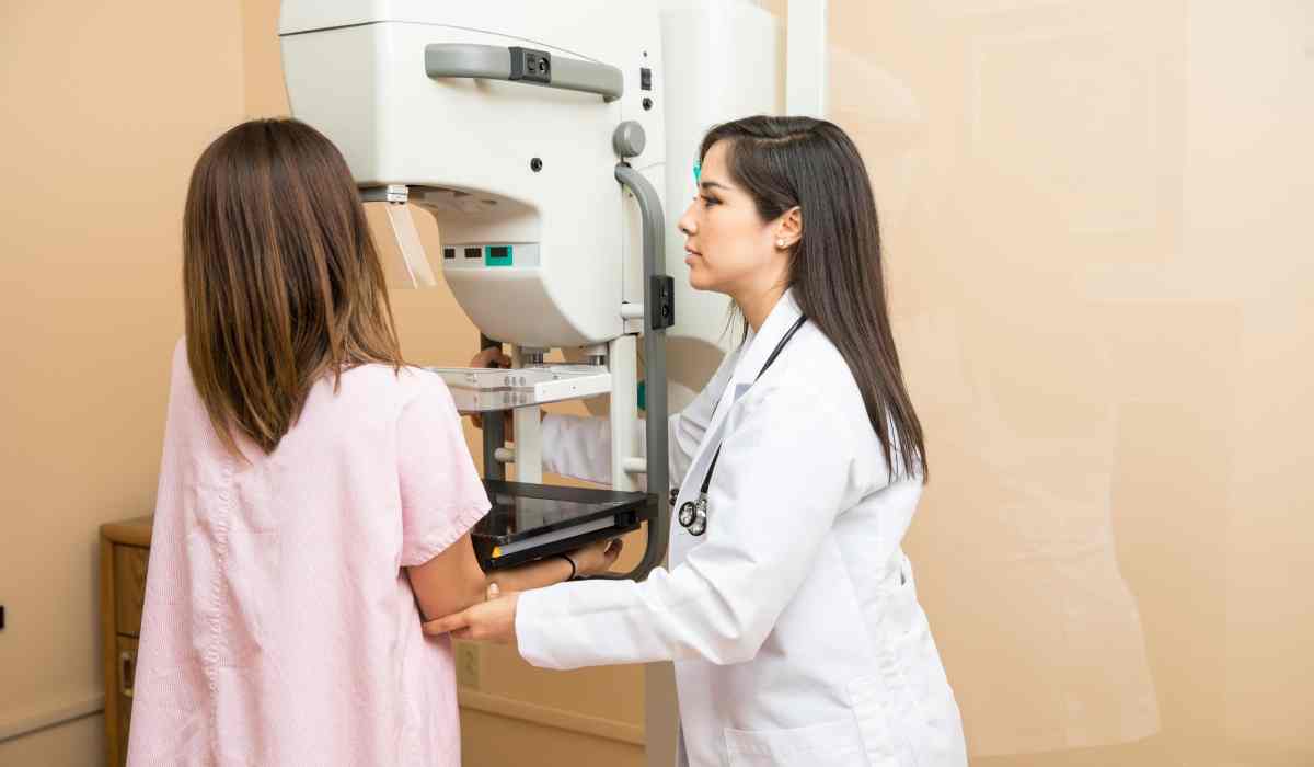 آزمایش ماموگرافی چیست و چطور انجام می‌شود؟