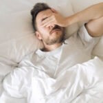 بی‌خوابی چیست؛ علت کم خوابی و درمان اینسومنیا