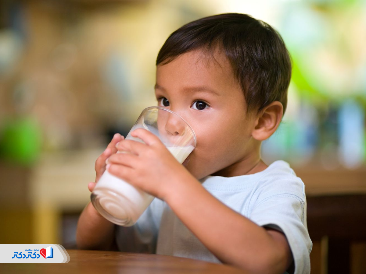 مضرات کمتر شیر گاو در کودکان بزرگ‌تر (بعداز ۱۲ ماه)