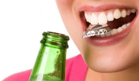نوشیدنی‌ و خوراکی‌های مضر برای دندان و لثه