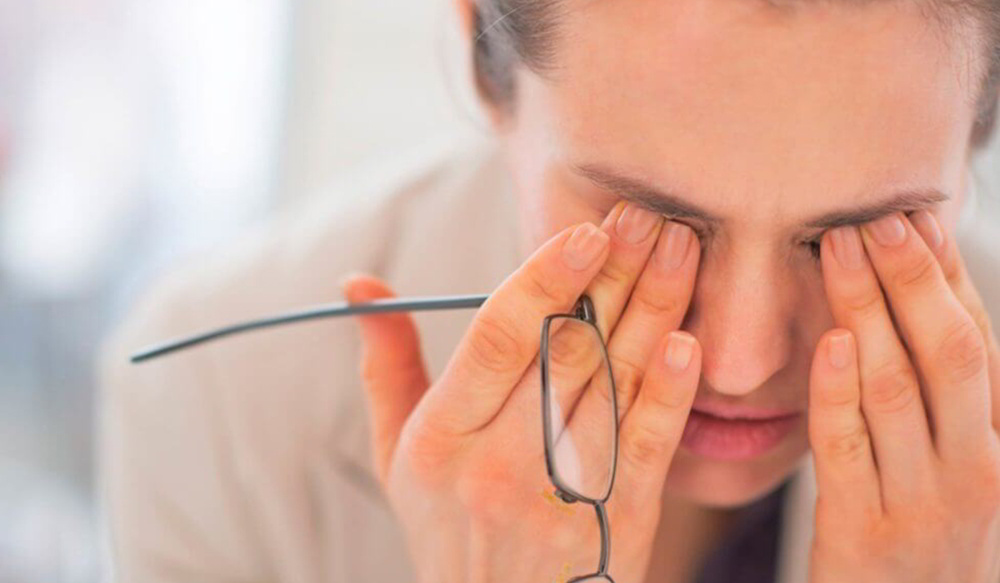 احساس فشار در پشت چشم؛ دلایل، روش های تشخیص و درمان