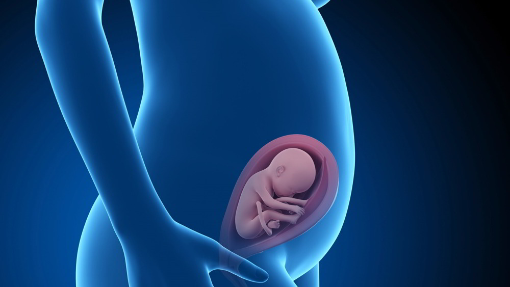 کمردرد سه ماهه اول بارداری؛ علل و درمان