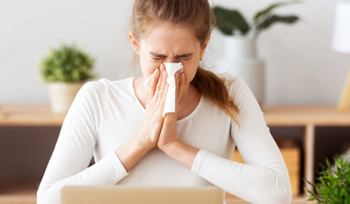 چه چیزی باعث آلرژی در طول سال می شود؟