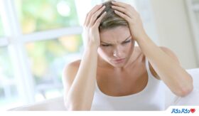 سردرد هورمونی چیست؟ خانم‌ها حواسشان به این علائم باشد