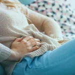 14 روش درمان خانگی اندومتریوز؛ تغذیه، ورزش و مراقبت‌های روزانه