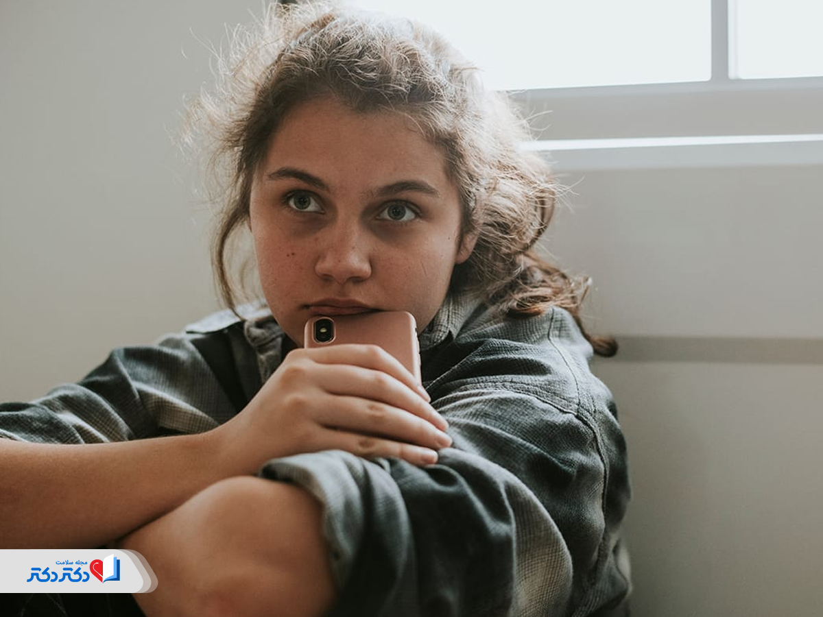 نوسانات خلق‌وخو و حساسیت هیجانی از علائم روحی بلوغ در دختران