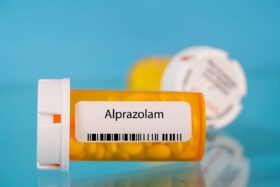 آلپرازولام چیست؛ تداخلات، عوارض و اثرات درمانی