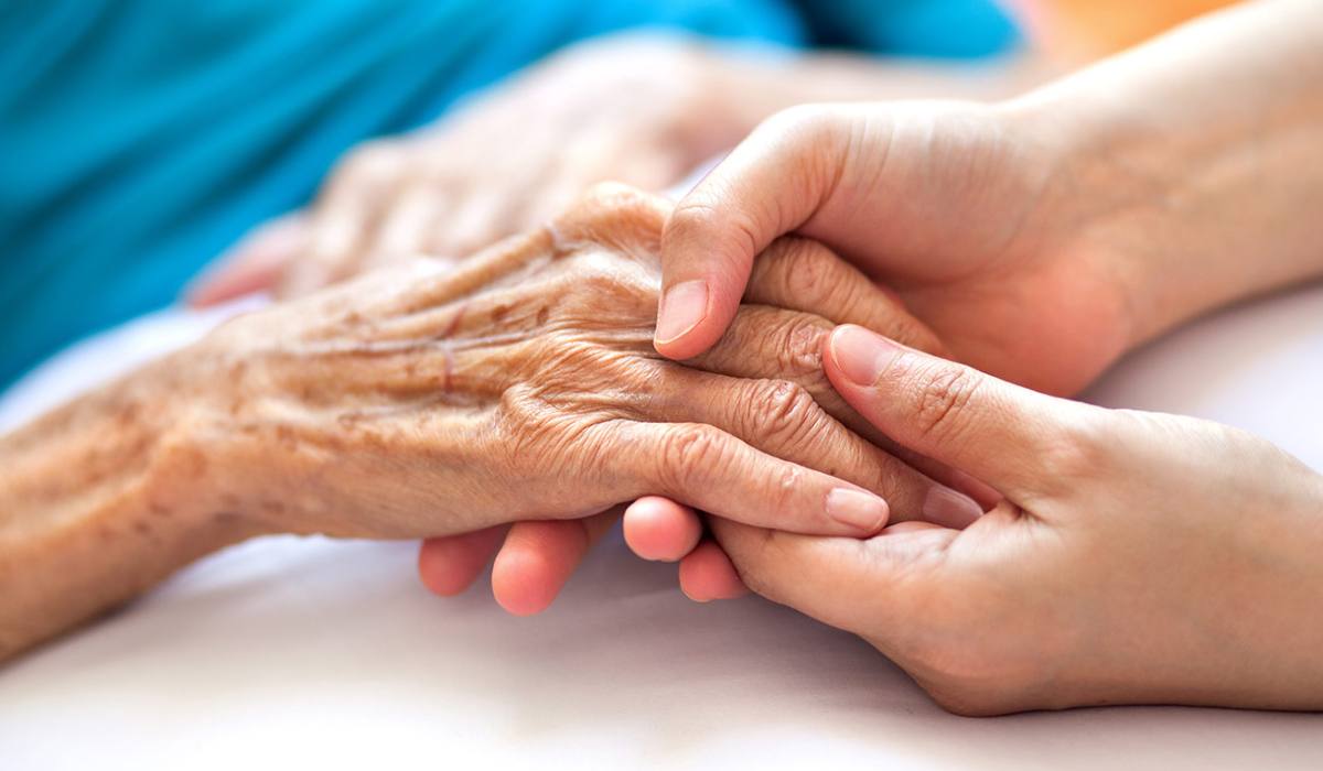 آیا متخصص سالمندی می تواند بیماری سالمندان را برای همیشه درمان کند؟