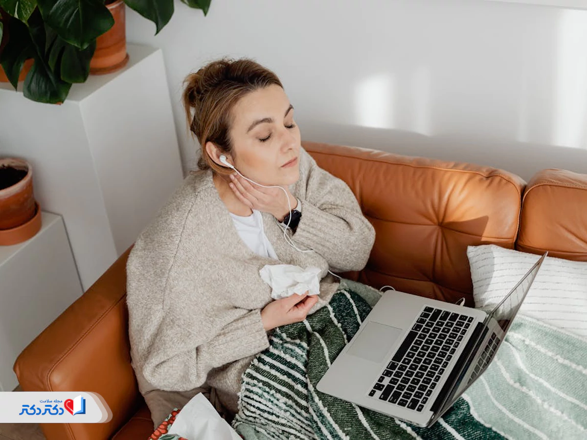 گرفتگی صدا نتیجۀ عدم لرزش تارهای صوتی
