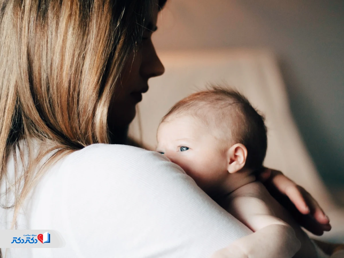 روش های گرفتن آروغ نوزاد