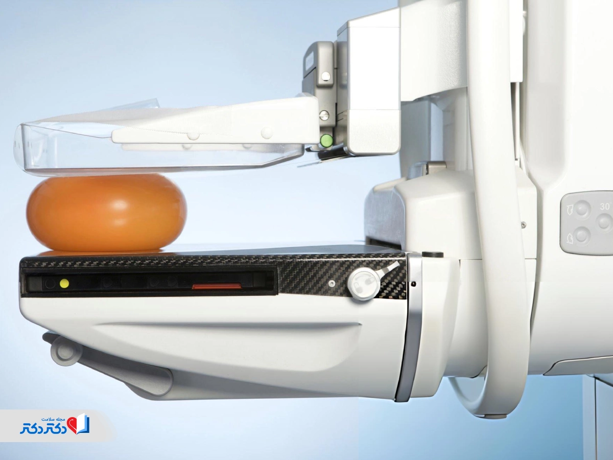 نحوه فشرده‌سازی پستان برای انجام ماموگرافی