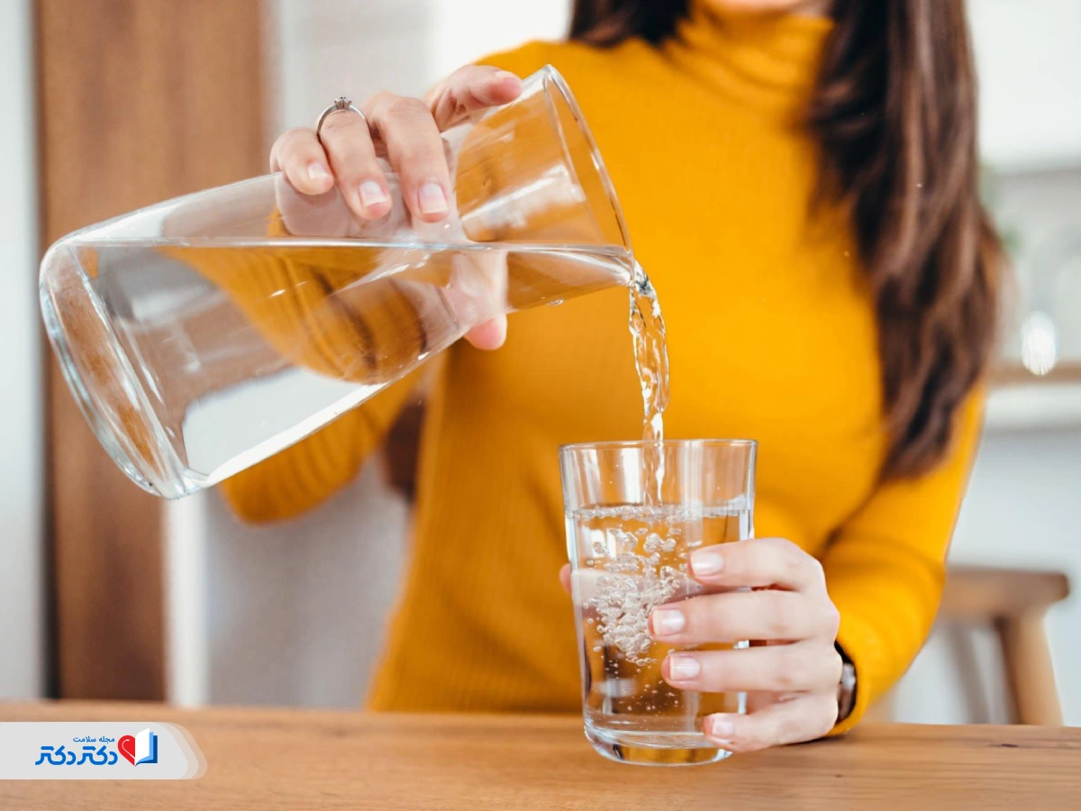 کاهش اسید معده فوری و سریع با نوشیدن آب ولرم