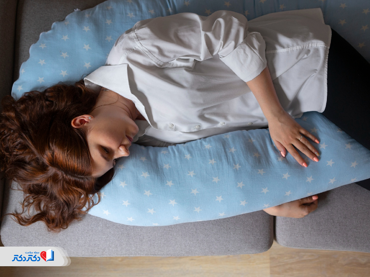 استفاده از بالش برای حمایت شکم بعد از سزارین