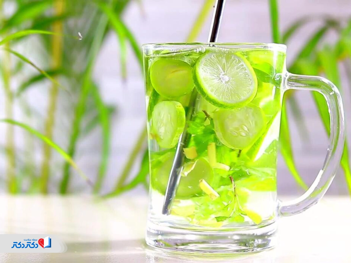 انواع دتاکس واتر برای لاغری با خیار و لیمو