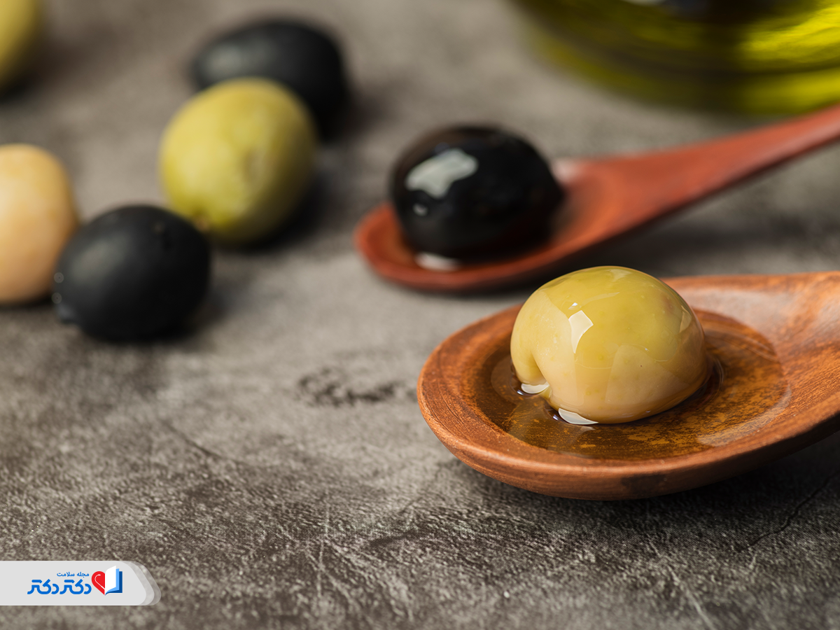 چربیهای مفید مثل روغن زیتون و مغزها در رژیم هپاتیت