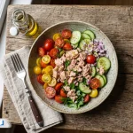 طرز تهیه سالاد تن ماهی رژیمی خوشمزه با پروتئین بالا و کالری مناسب