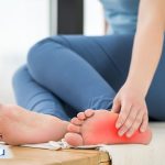 فاشیای کف پا چیست و چگونه باعث درد کف پا می‌شود؟